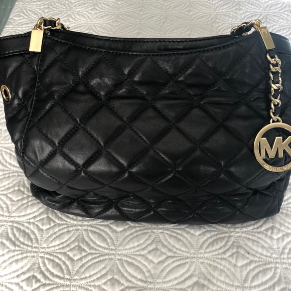 Michael Kors purse - Picture 1 of 4